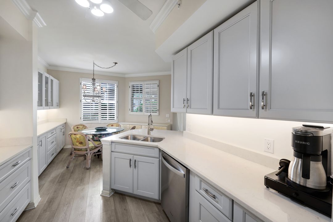 400 L'Ambiance Cir #104, Naples, FL 34108