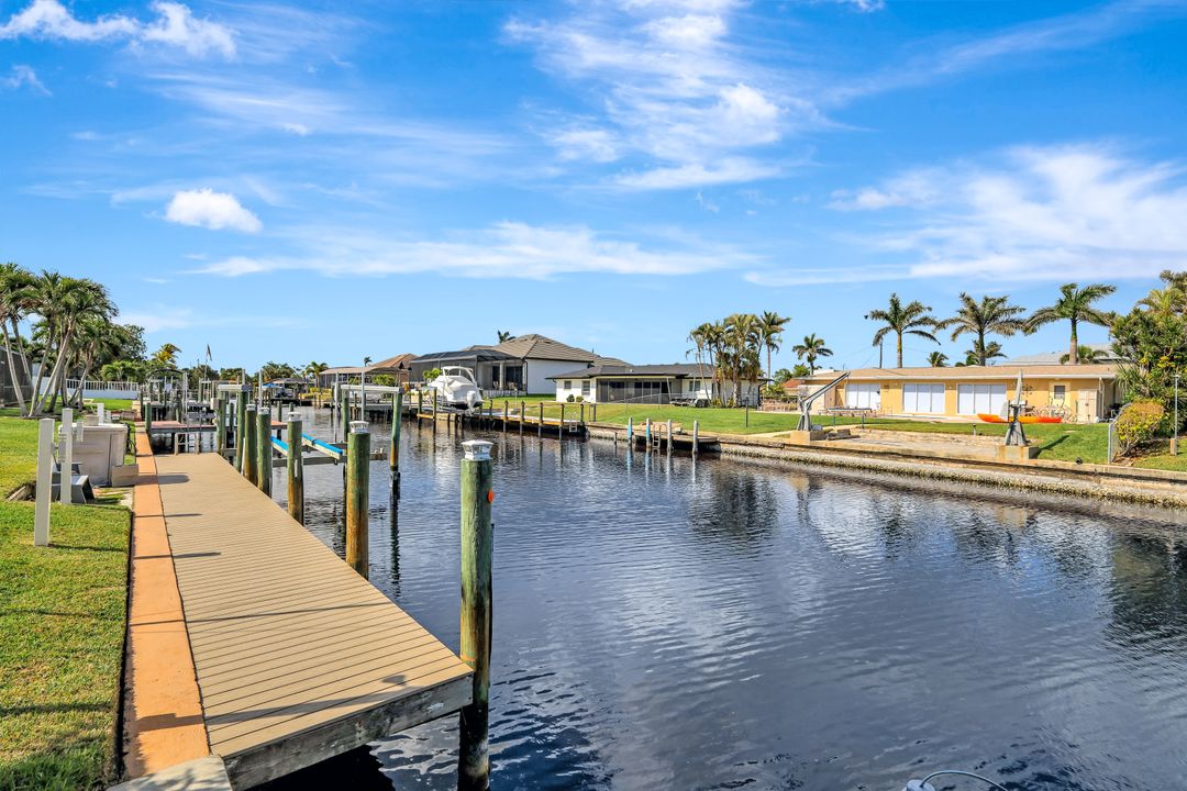 1135 Lorraine Ct, Cape Coral, FL 33904