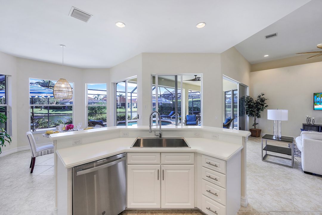 6948 Amen Corner Ct, Naples, FL 34113