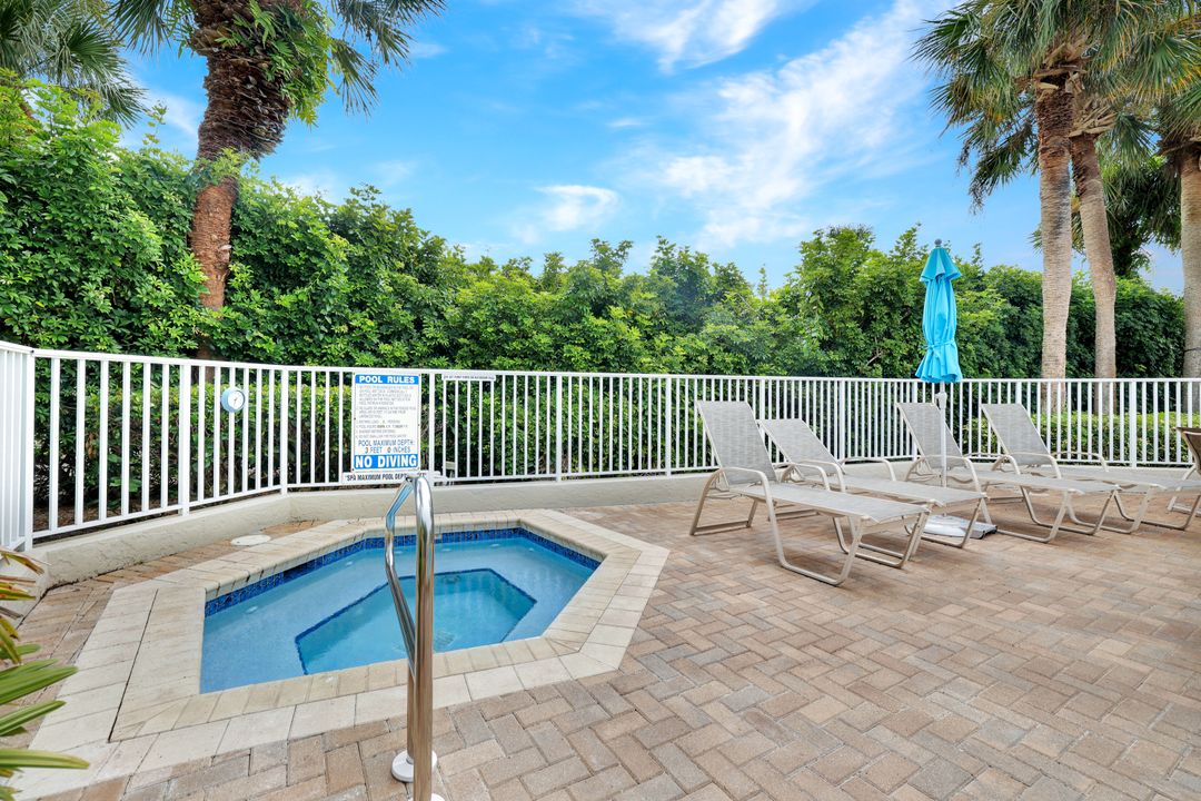 5895 Chanteclair Dr #126, Naples, FL 34108