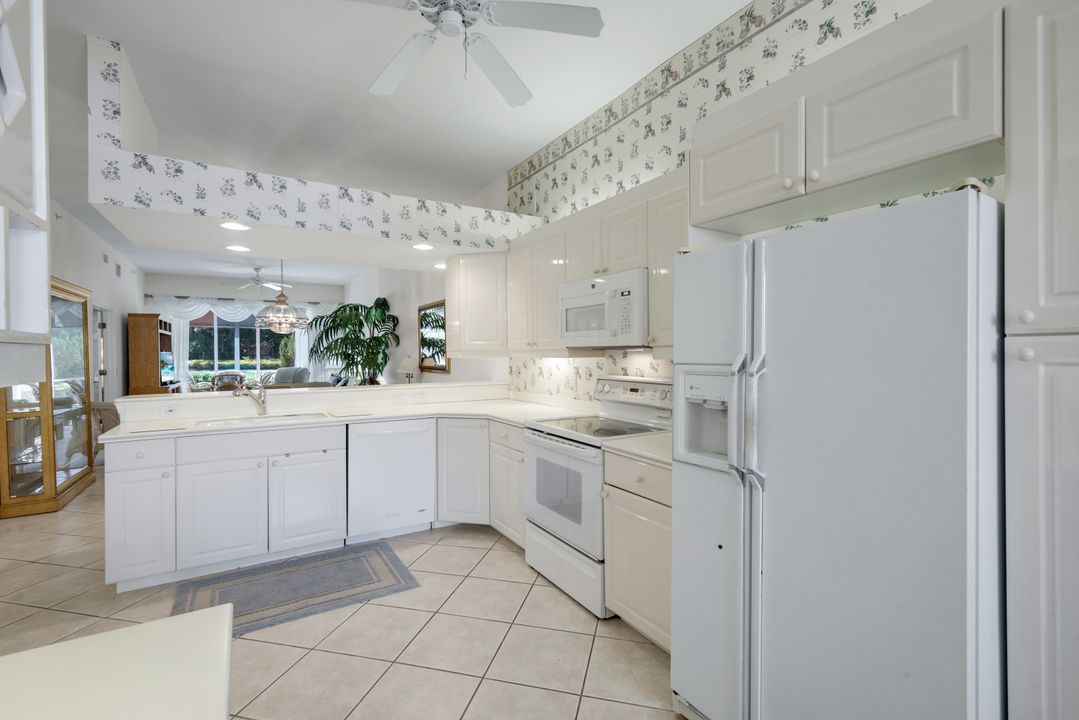 2036 Cascades Dr #7, Naples, FL 34112