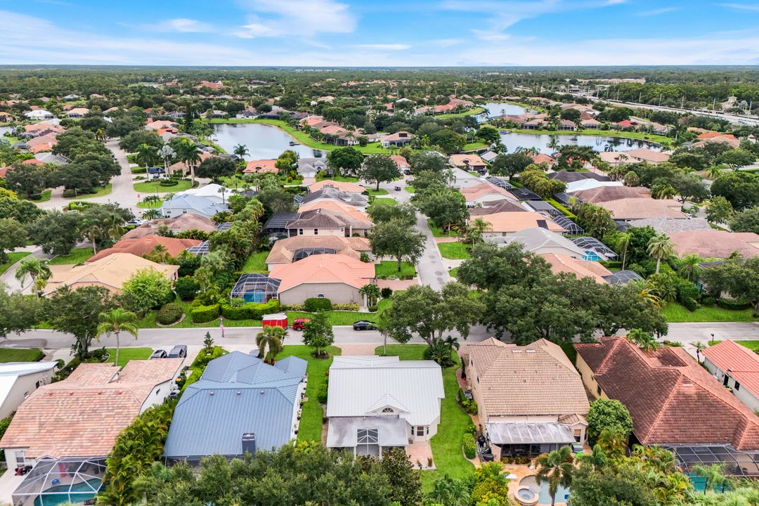10951 Fieldfair Dr, Naples, FL 34119
