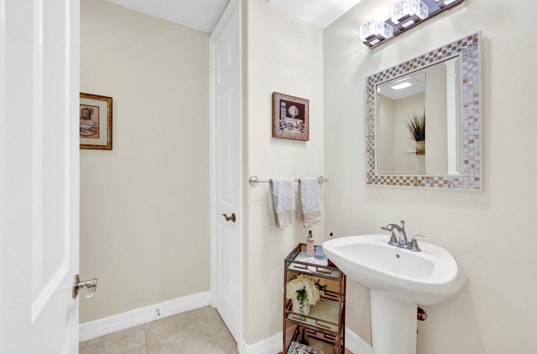 10721 Mirasol Dr #205, Miromar Lakes, FL 33913