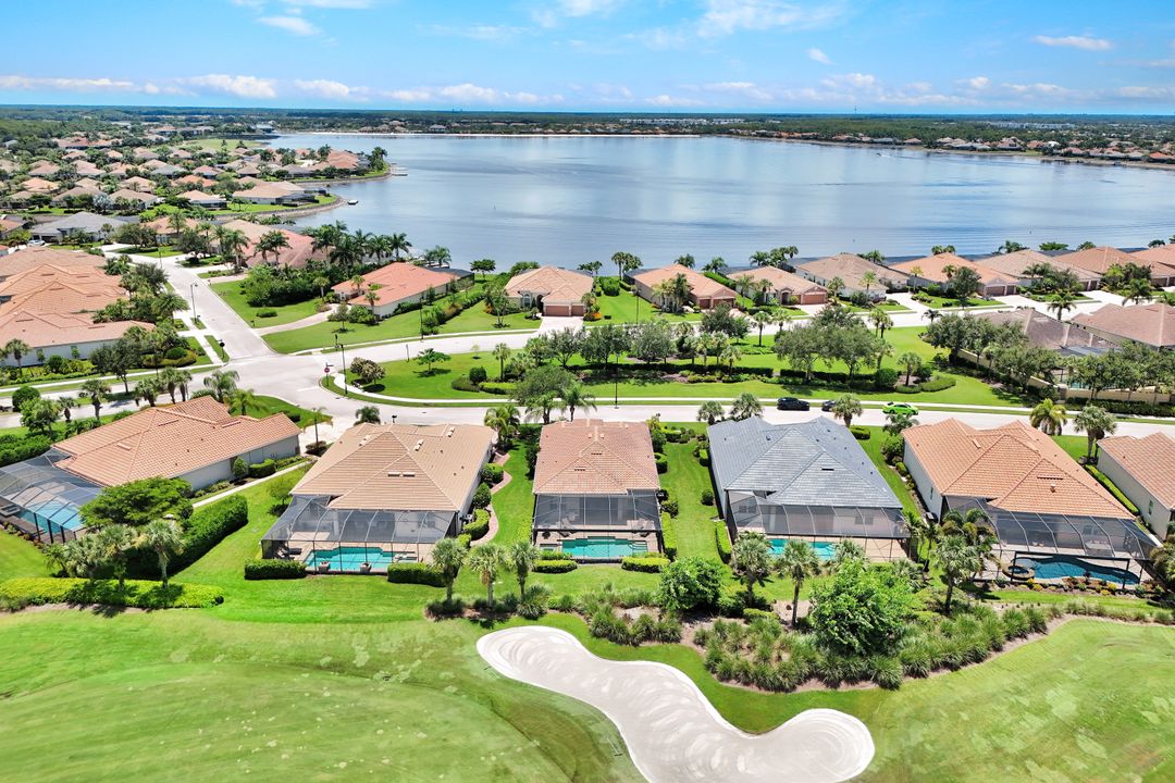 9263 Fieldstone Ln, Naples, FL 34120