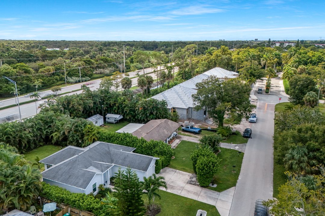 3892 14th St N, Naples, FL 34103