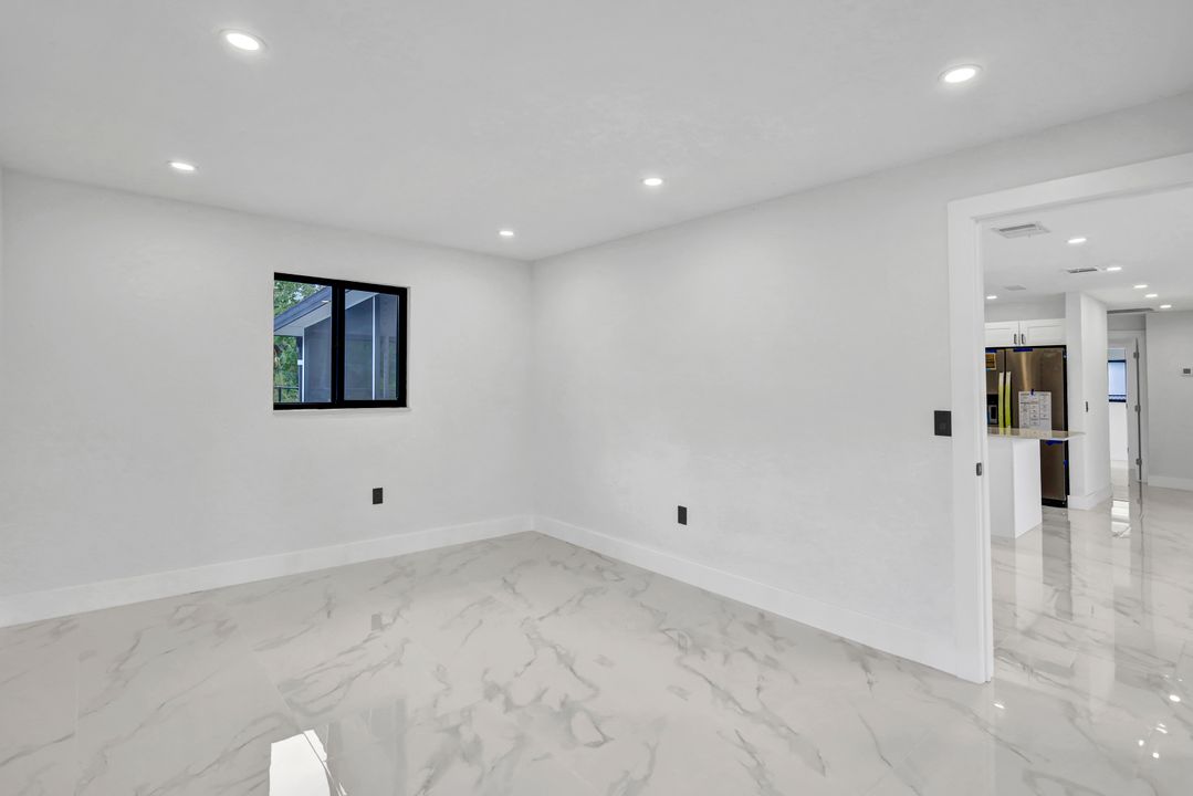 73 Cardinal Dr, North Fort Myers, FL 33917
