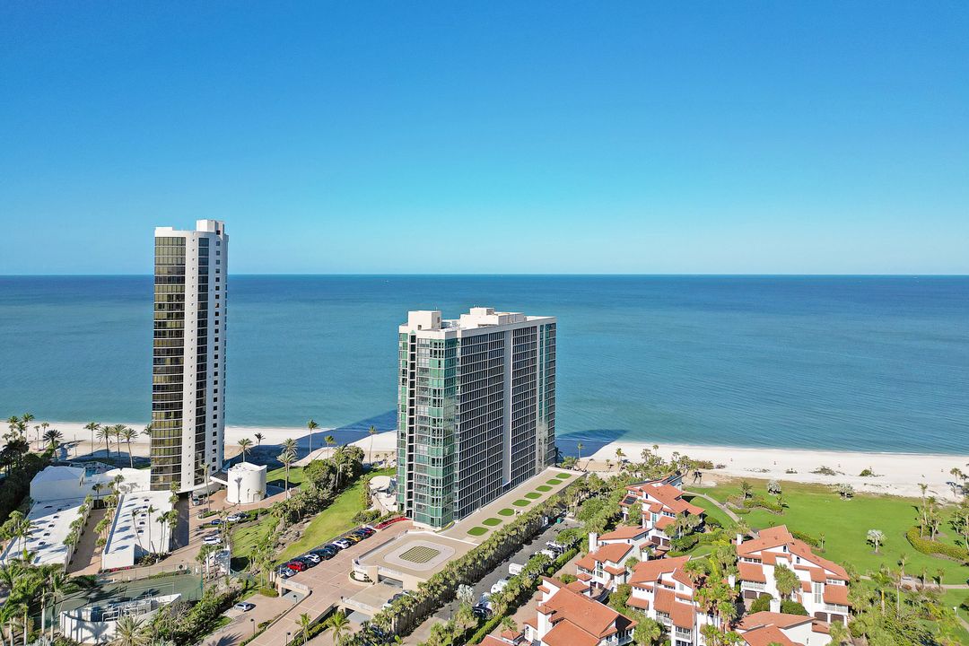 4651 Gulf Shore Blvd N #701, Naples, FL 34103