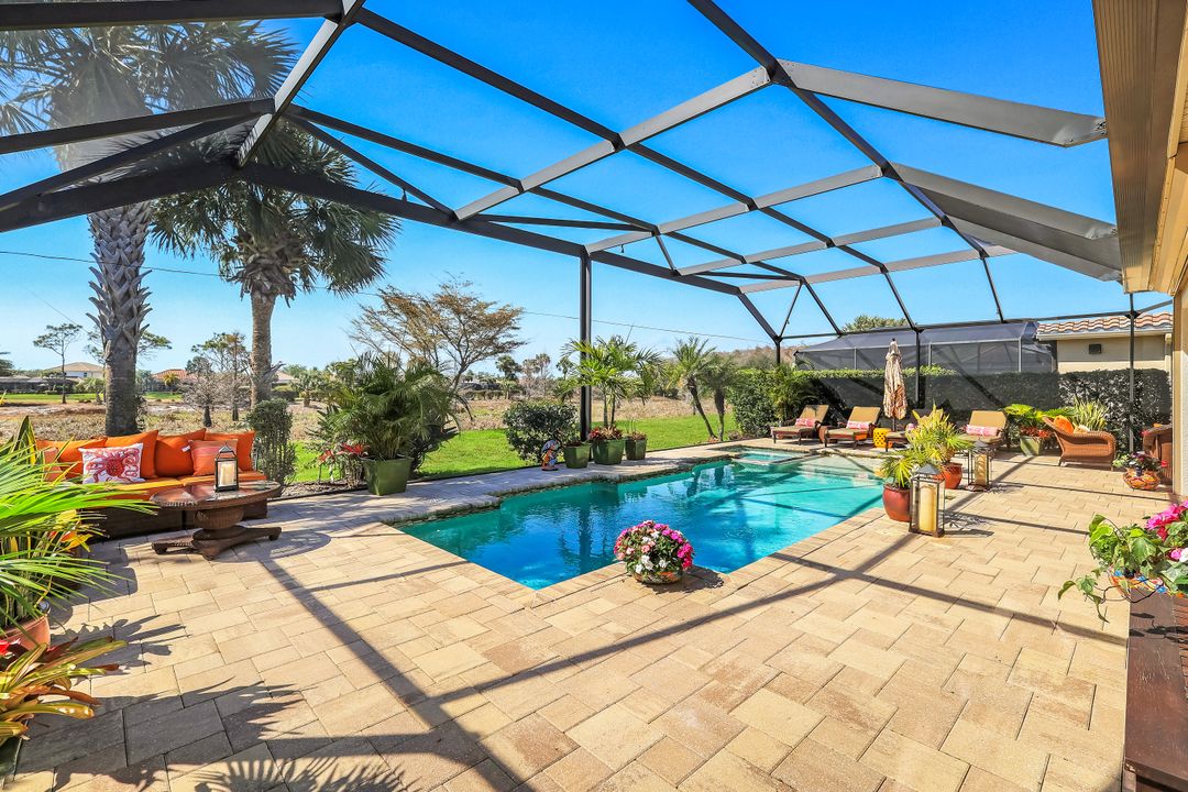 9327 Marble Stone Dr, Naples, FL 34120