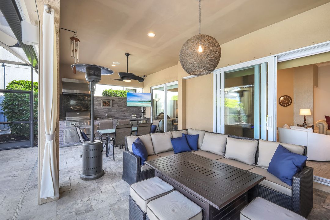 9075 Breakwater Dr, Naples, FL 34120