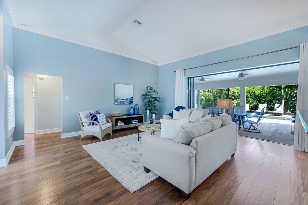 430 Cypress Way E, Naples, FL 34110