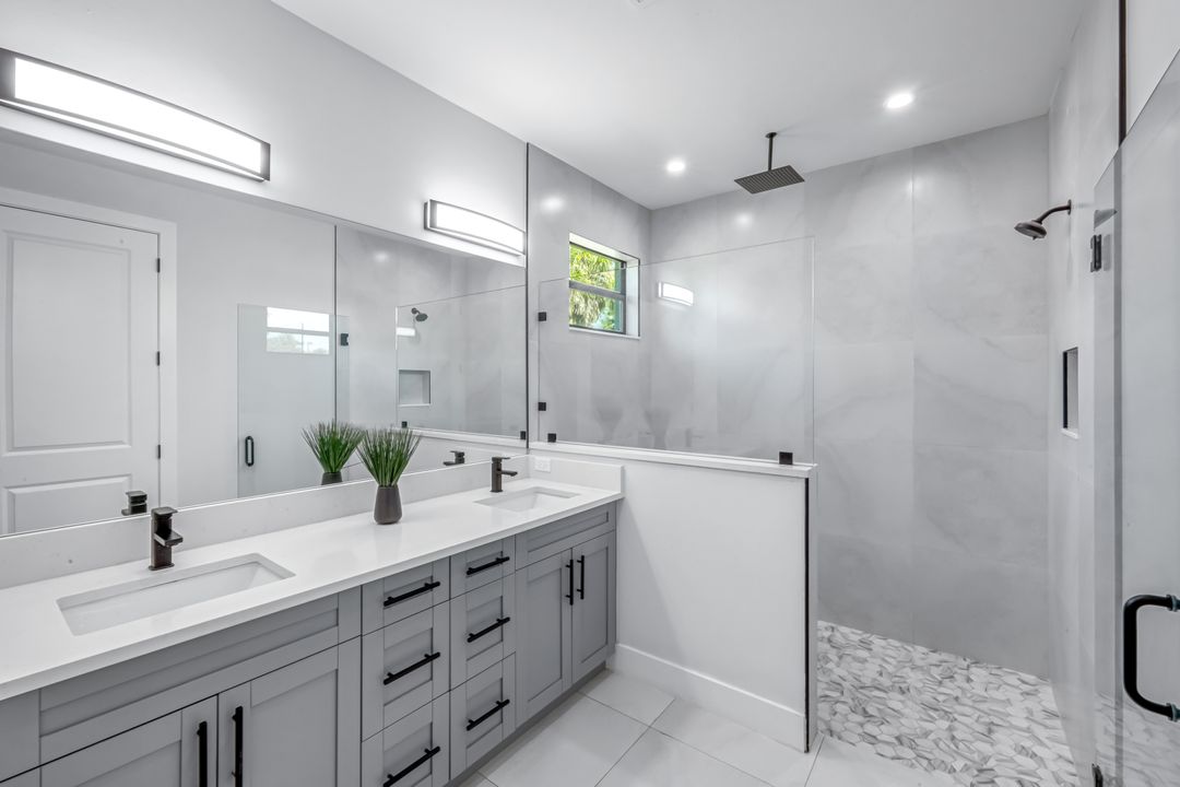 2682 4th Ave SE, Naples, FL 34117