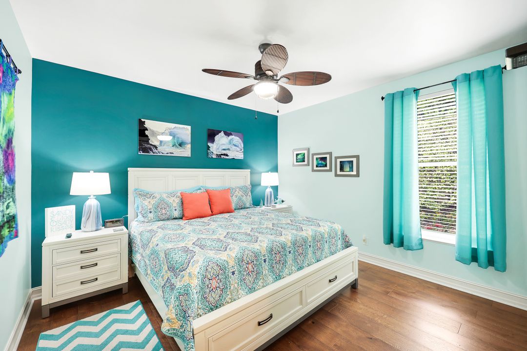 5926 Amberwood Dr, Naples, FL 34110