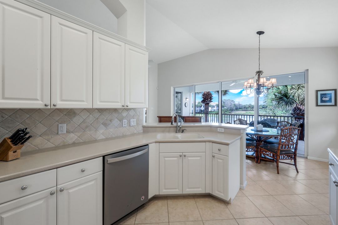 10392 Autumn Breeze Dr #202, Bonita Springs, FL 34135