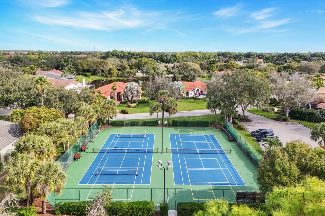 25681 Springtide Ct, Bonita Springs, FL 34135