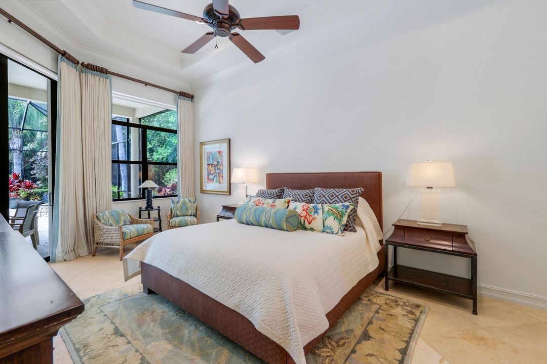 6477 Costa Cir, Naples, FL 34113