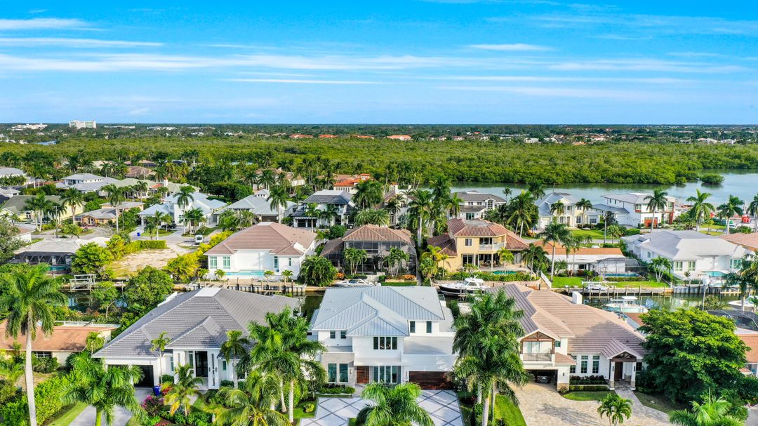 2181 Tarpon Rd, Naples, FL 34102