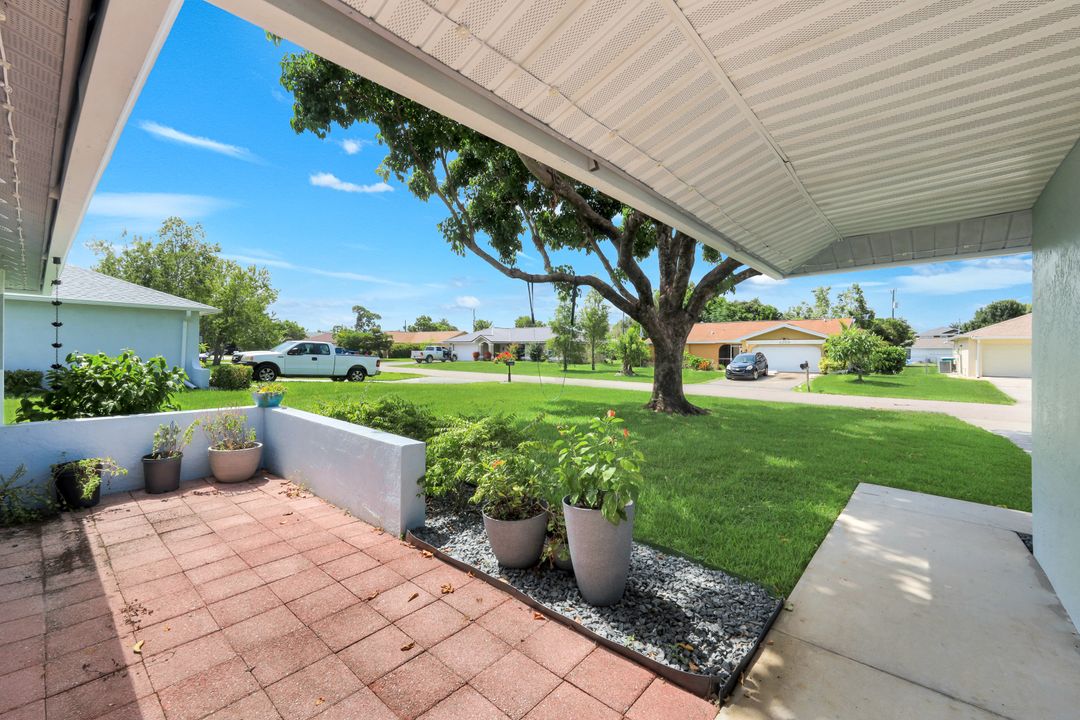 2212 SE 7th St, Cape Coral, FL 33990
