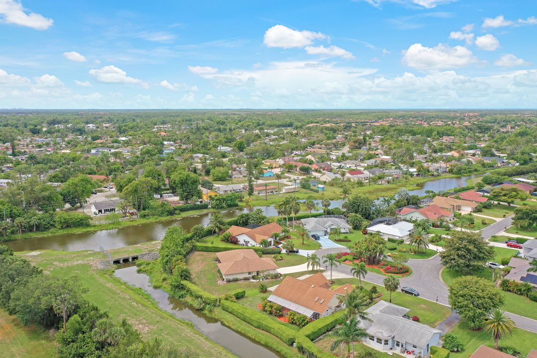 84 Valley Stream Ln, Naples, FL 34113