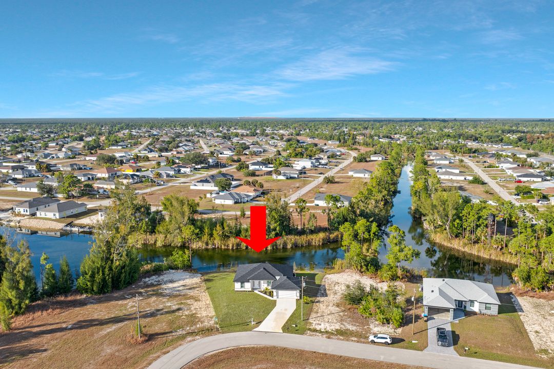 2303 NE 39th St, Cape Coral, FL 33909