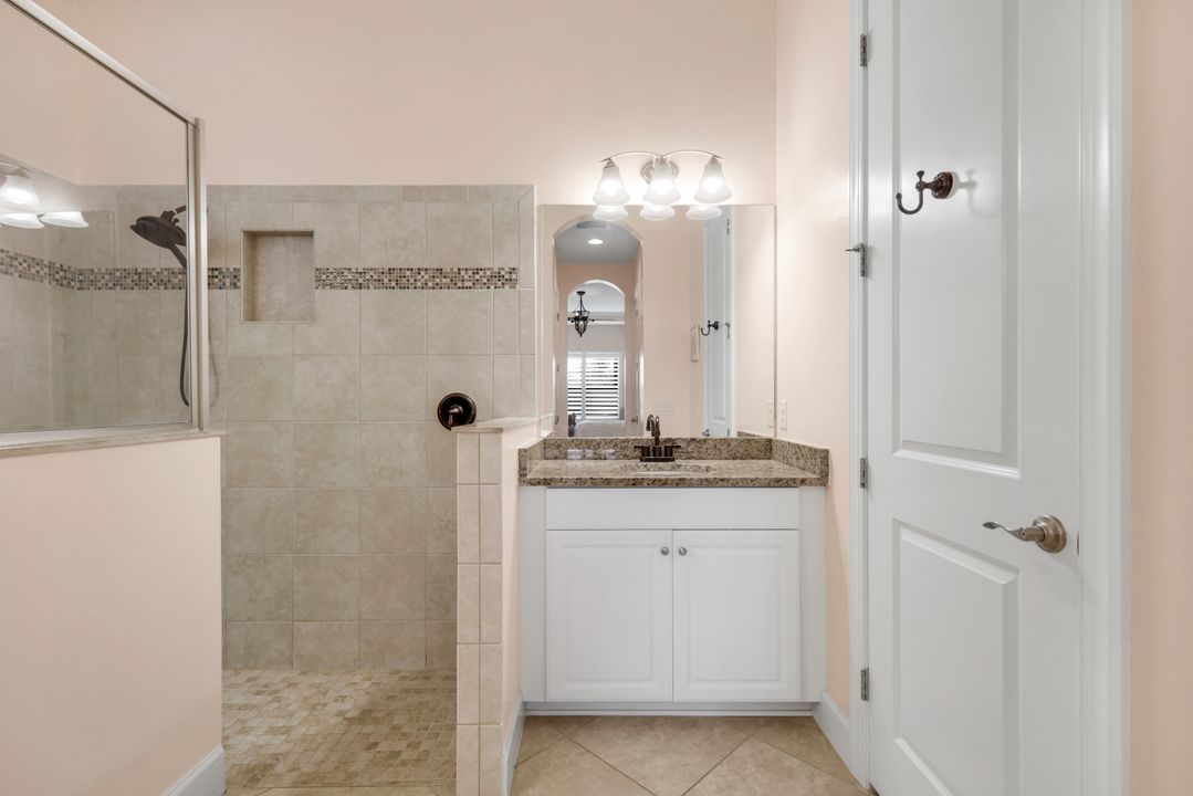 8527 Palacio Terrace N, Naples, FL 34114