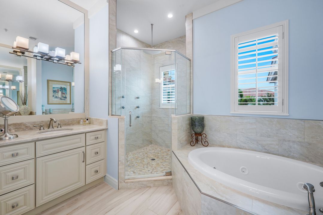 608 El Camino Real #201, Naples, FL 34119