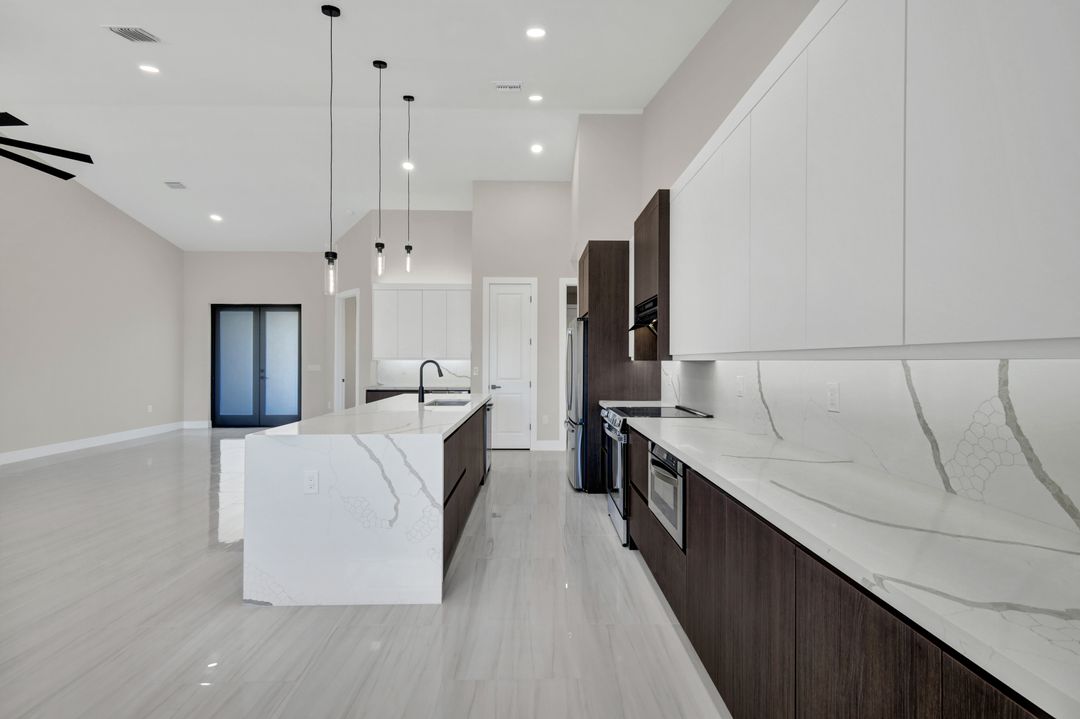 3210 SW 11th Pl, Cape Coral, FL 33914