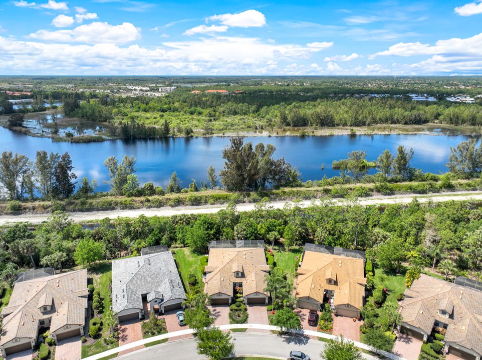 7113 Live Oak Dr, Naples, FL 34114