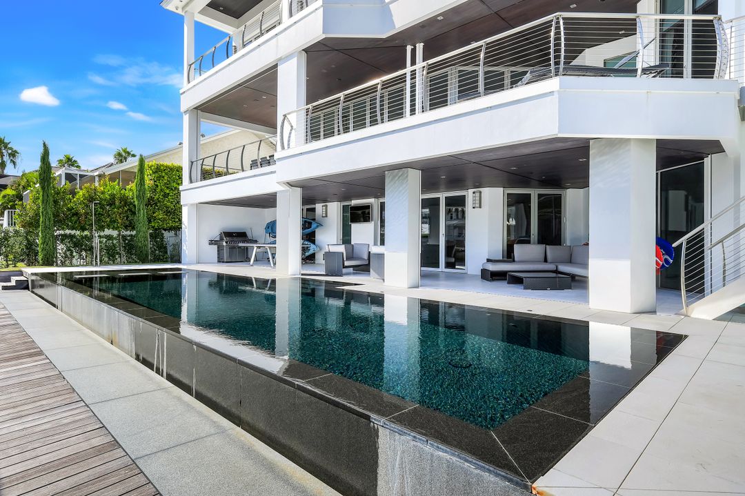 260 Channel Dr, Naples, FL 34108