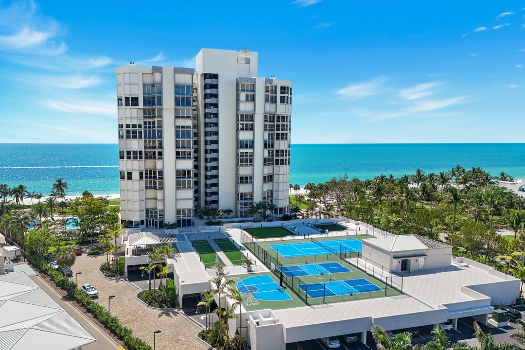 4051 Gulf Shore Blvd N #700, Naples, FL 34103