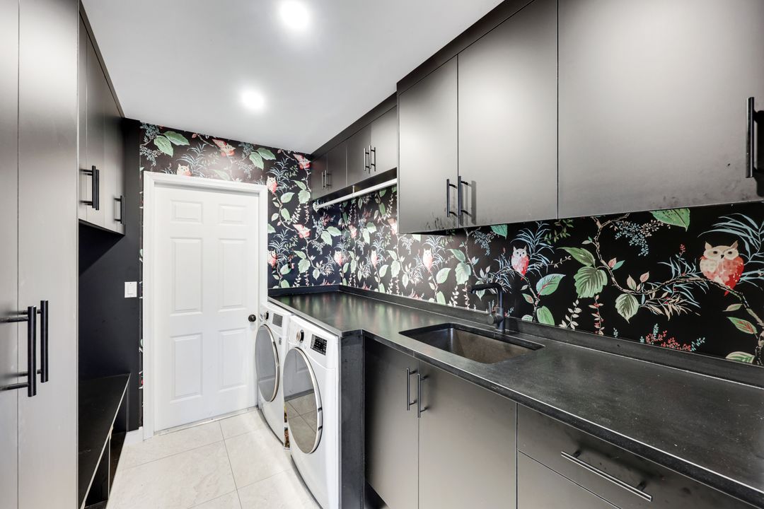 7998 Beaumont Ct, Naples, FL 34109