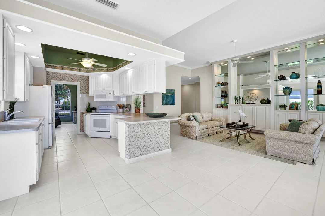 3713 Whidbey Way, Naples, FL 34119
