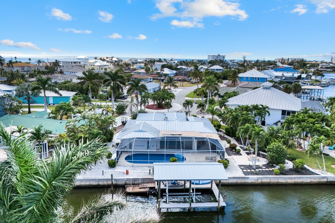 8552 Lagoon Rd, Fort Myers Beach, FL 33931