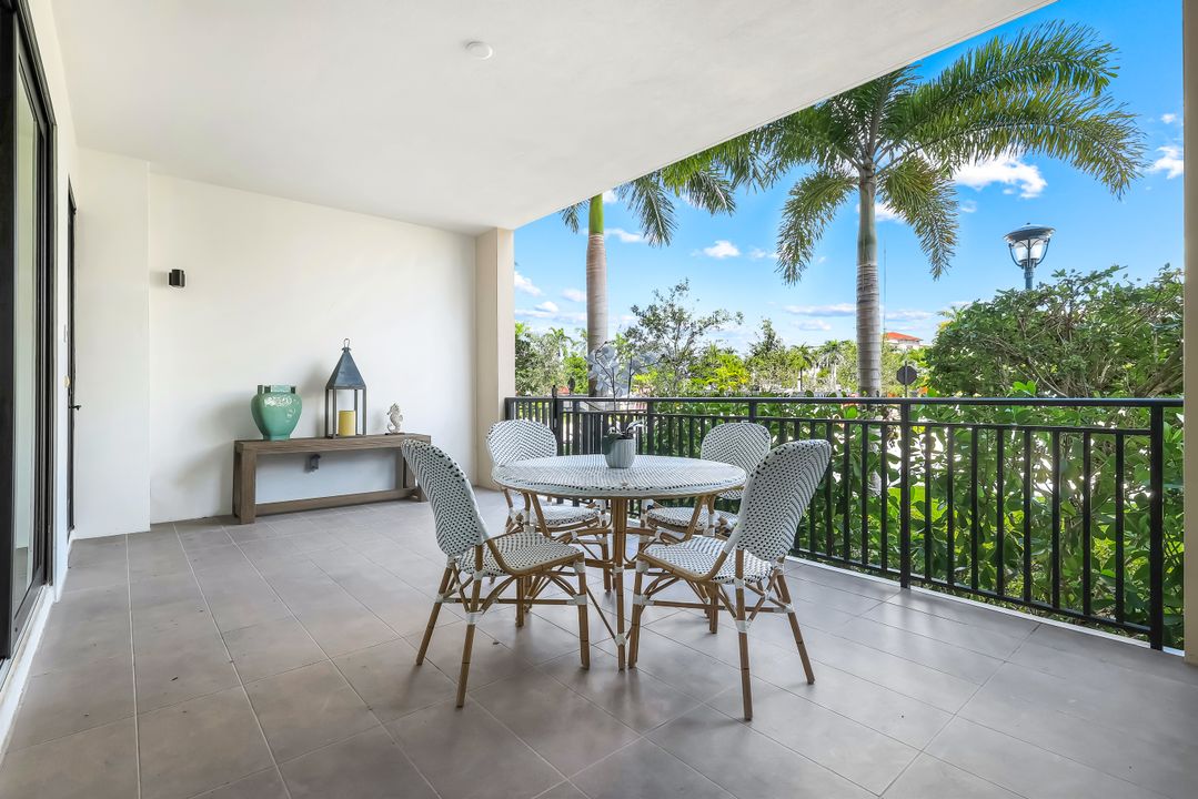 1130 3rd Ave S, Naples, FL 34102