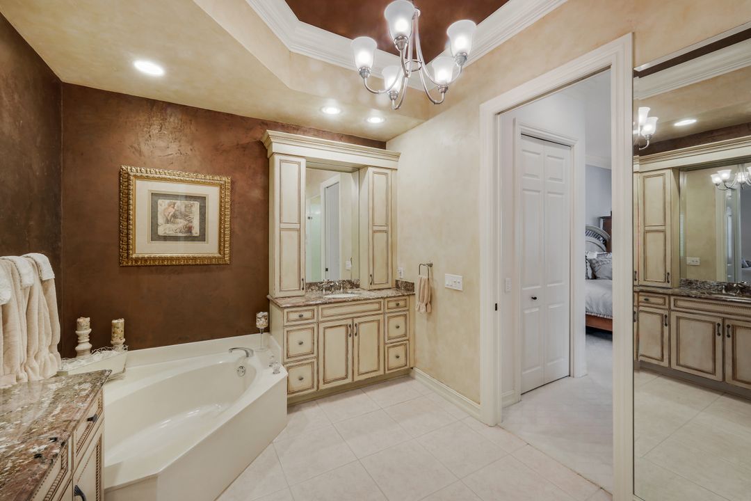 775 Bentwater Cir #204, Naples, FL 34108