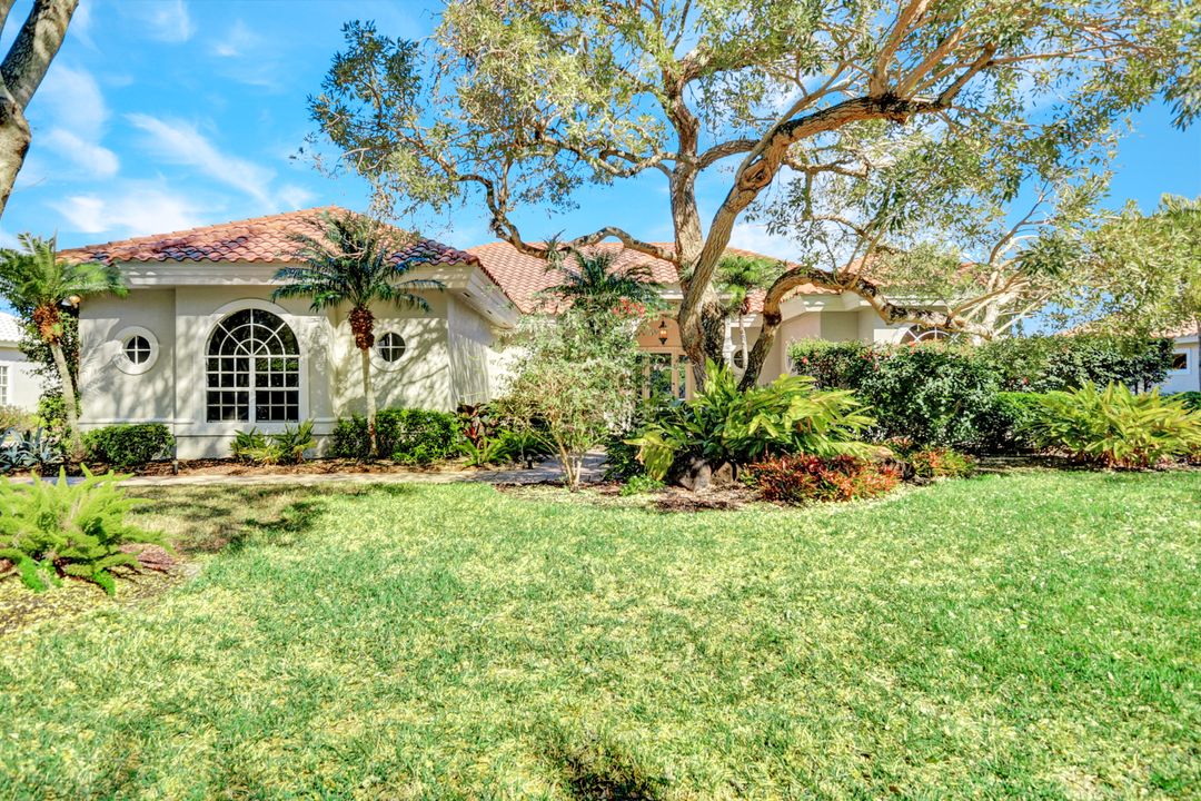 874 Wyndemere Way, Naples, FL 34105