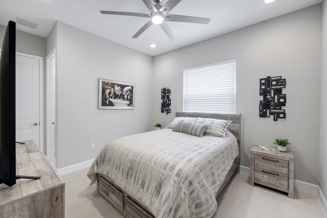11855 Gardenia Ave, Naples, FL 34120