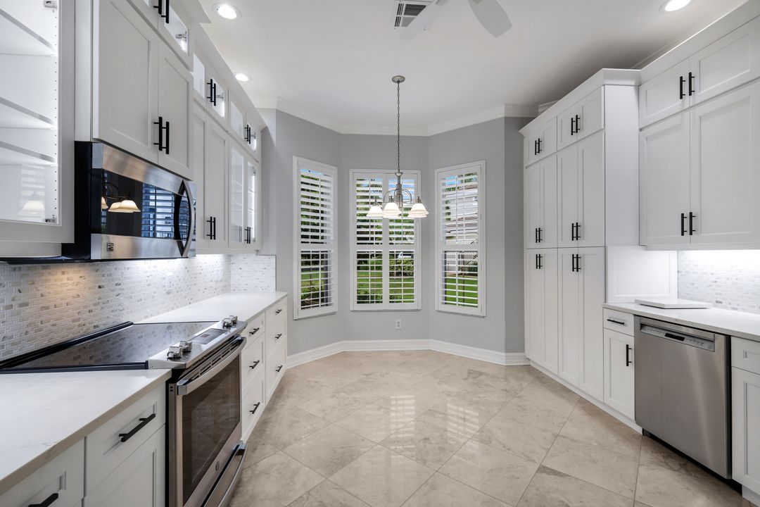 5021 Maxwell Cir #3101, Naples, FL 34105