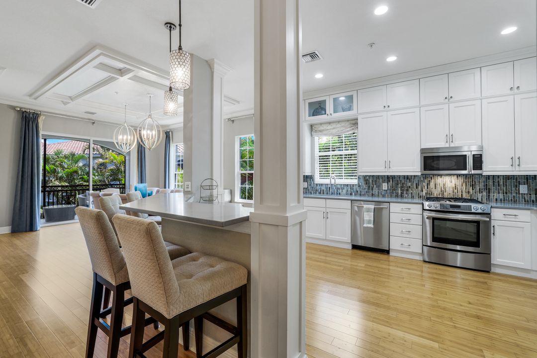 9053 Cascada Way #202, Naples, FL 34114