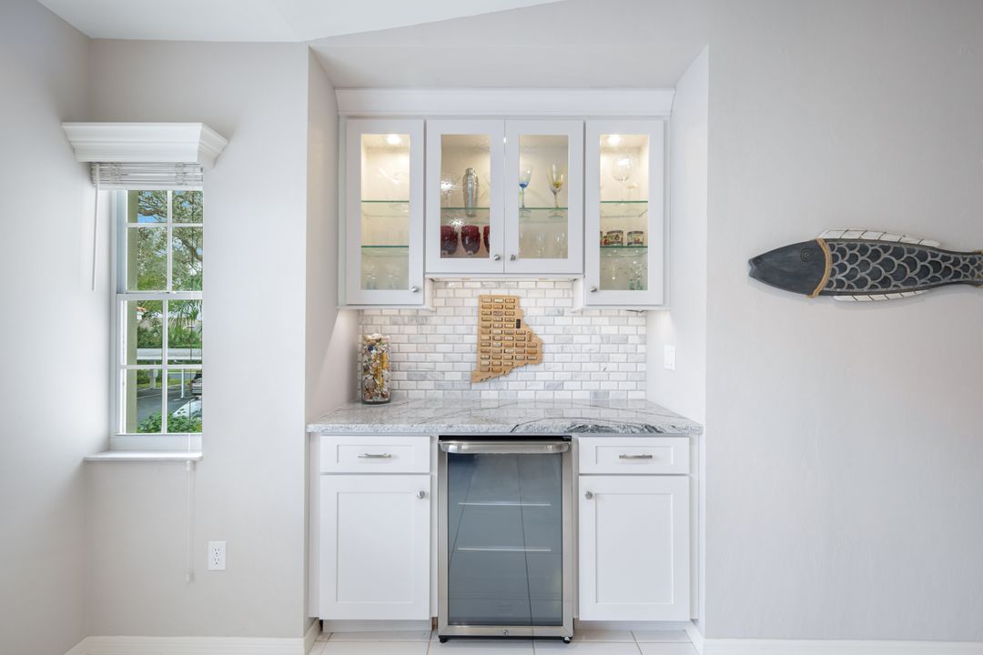 2486 Orchid Bay Dr #204, Naples, FL 34109
