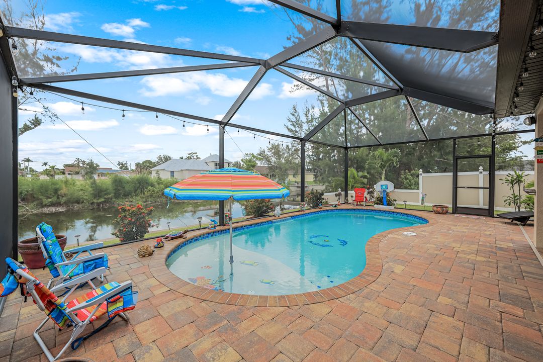 301 SE 21st Ln, Cape Coral, FL 33990