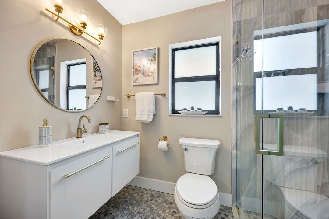 761 99th Ave N, Naples, FL 34108