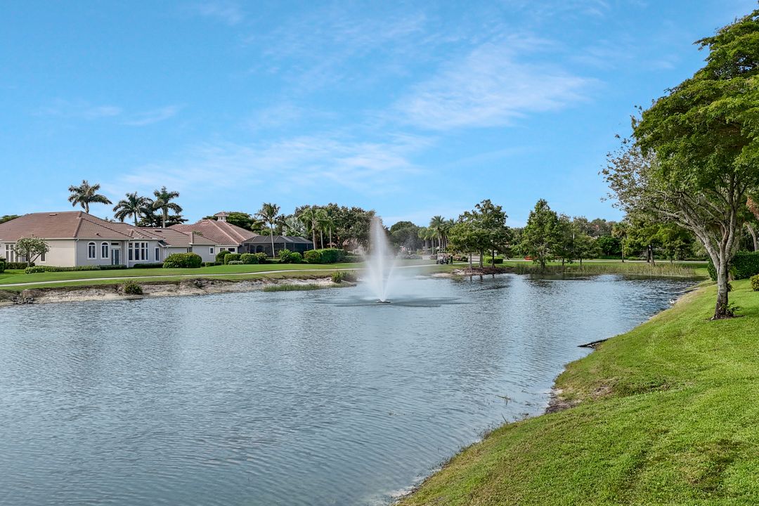 5963 Sand Wedge Ln #207, Naples, FL 34110