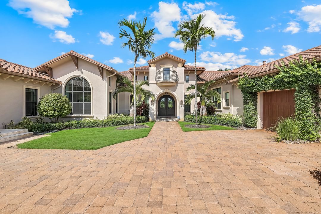 16747 Prato Way, Naples, FL 34110