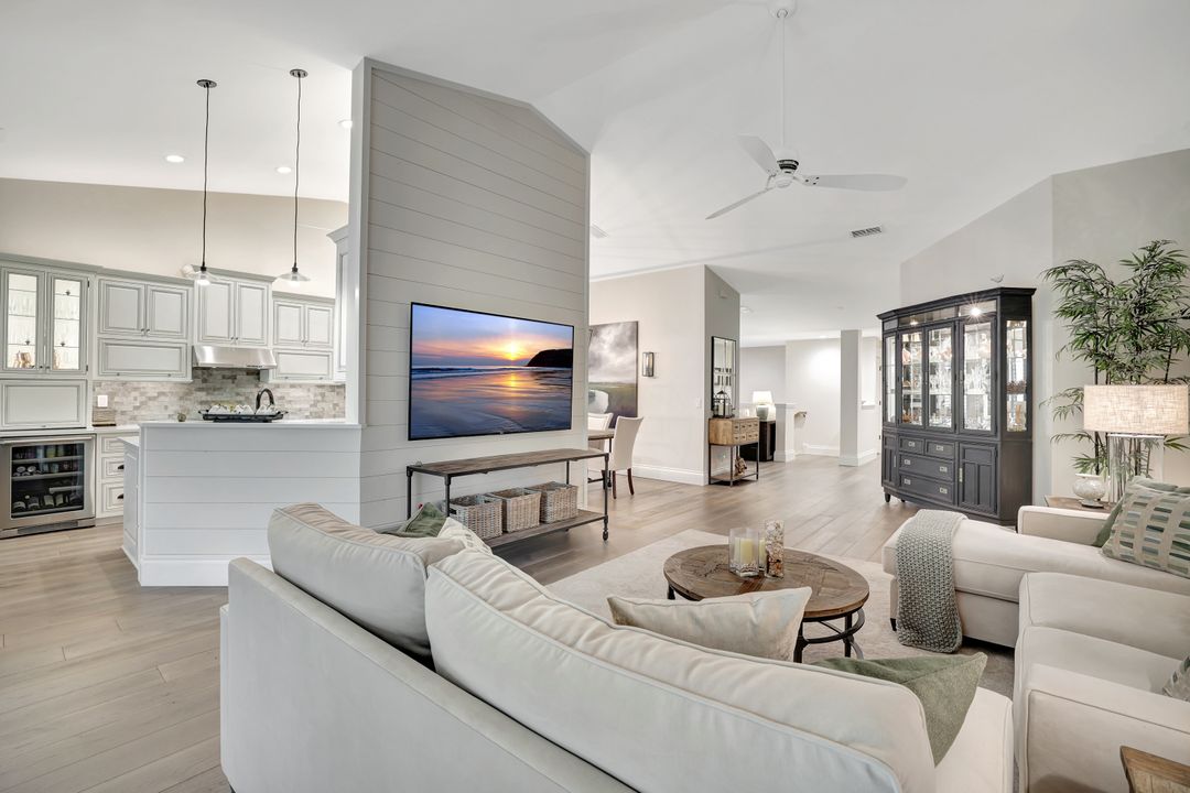 2540 Talon Ct #504, Naples, FL 34105