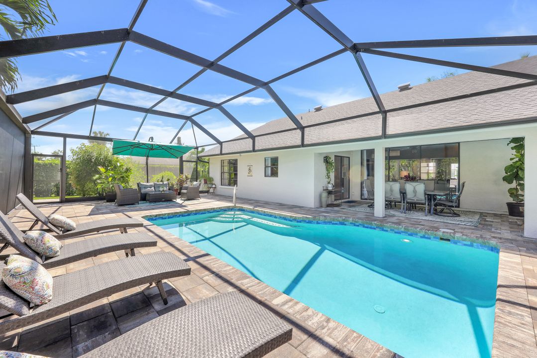 430 Cypress Way E, Naples, FL 34110