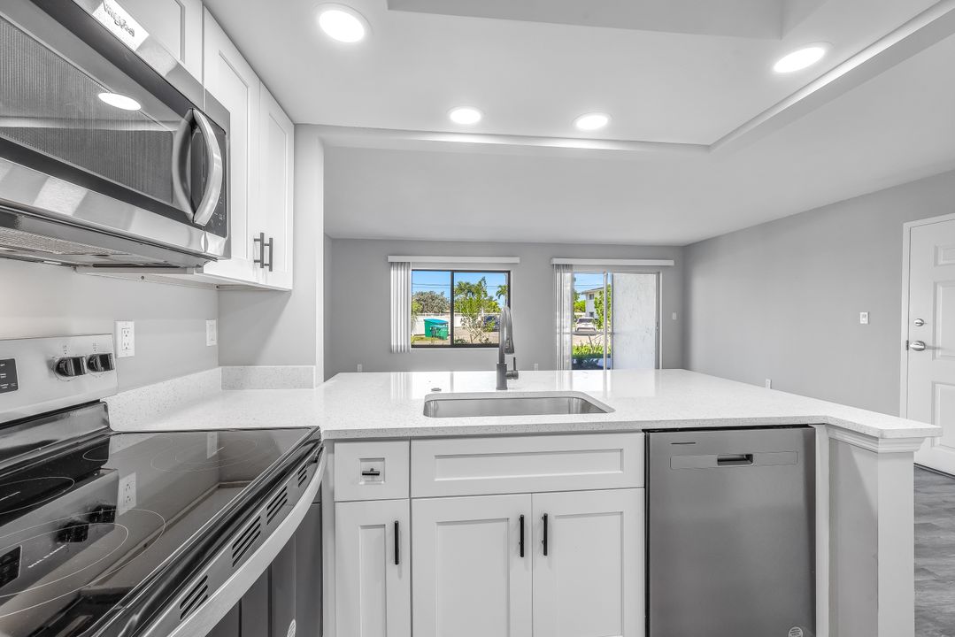 4815 Tudor Dr #5-8, Cape Coral, FL 33904