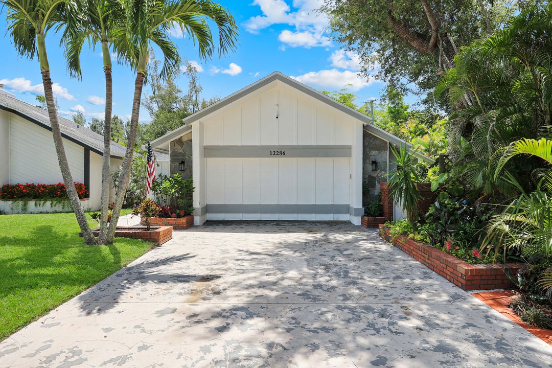 12286 McGregor Woods Cir, Fort Myers, FL 33908