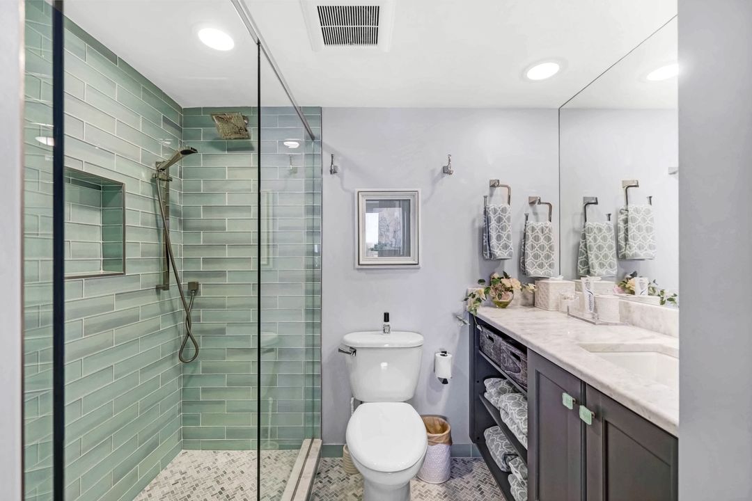 3215 Gulf Shore Blvd N #611, Naples, FL 34103