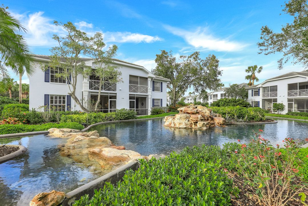 7108 Barrington Cir #2-102, Naples, FL 34108