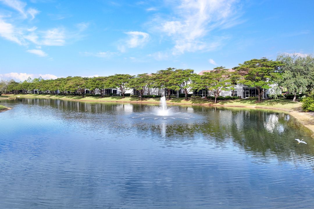 5600 Northboro Dr #201, Naples, FL 34110